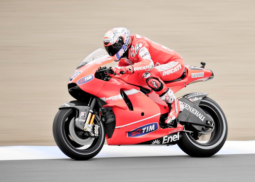 IMAGE: http://i769.photobucket.com/albums/xx333/fiveohmike/Photography/MotoGP%207-25-10/MotoGP-11.jpg