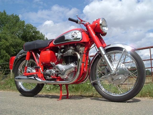 Norton Dominator