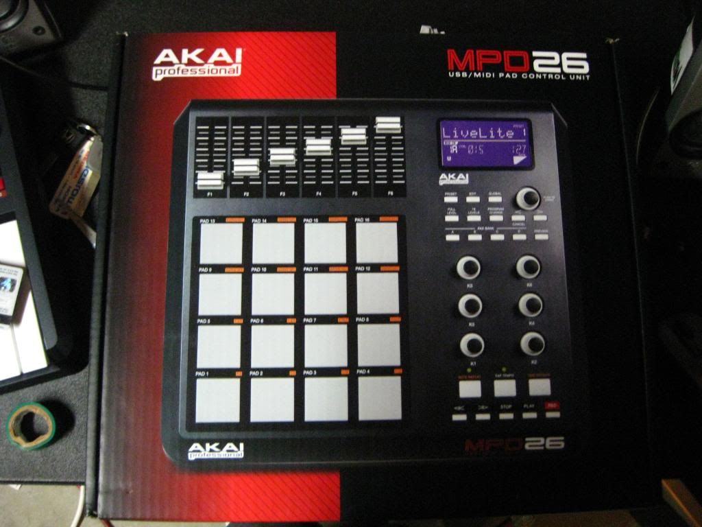 **F/S** Akai MPD26 and Pioneer EFX 500